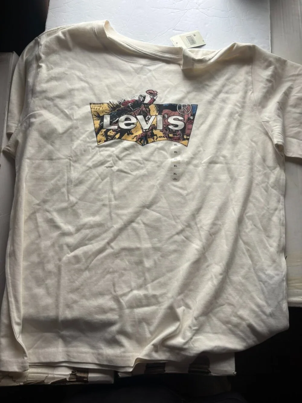 NEW Levi's Men's Batwing Western Comic Short Sleeve Off-White XL T-Shirt